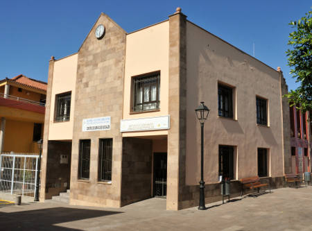 sanjuandelaramblaEdificioServiciosSociales2014