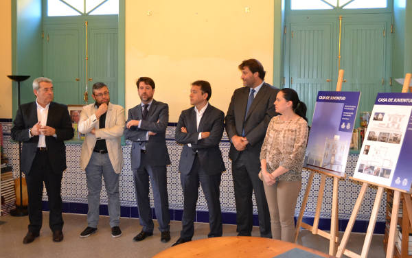 SantaCruz-FirmaCasaJuventud2014