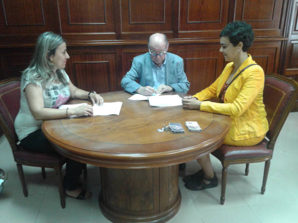 elrosarioConvenioAsociaciónRespiroLuz2014