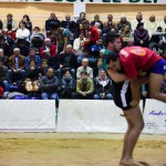 Carlos Alonso acude a la luchada en Llano del Moro/Foto: Tony Cuadrado/ACAN