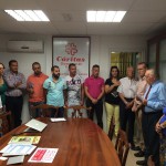 Minuto silencio-sede Cáritas2015