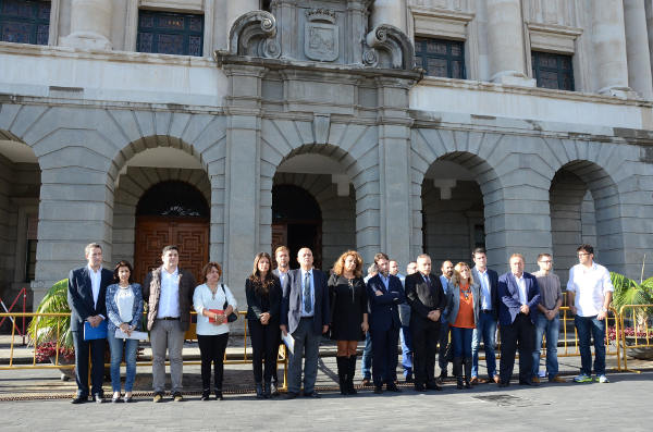 tenerife Minuto silencio-Violencia machista 2015