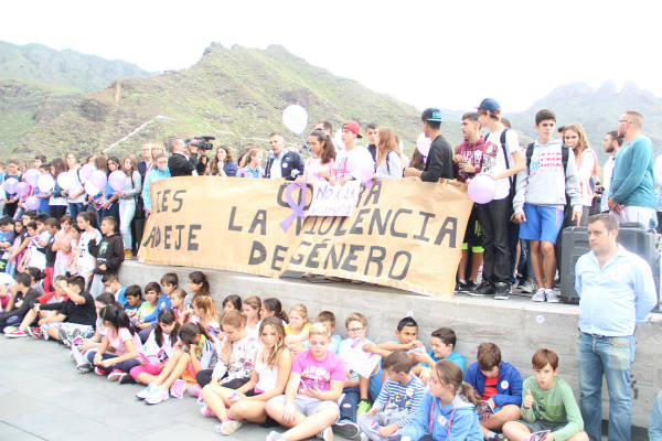 ADEJE-DIA CONTRA LA VIOLENCIA DE GENERO 2015