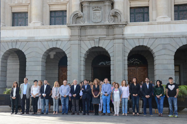 tenerife Minuto silencio por atentados París 2015