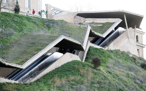 escaleras mecanicas en montaña-1 2016