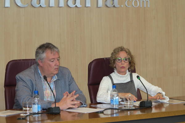 gcanaria Carlos Ruiz, consejero de Cultura, y Maria Nebot, de Igualdad 2016
