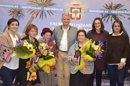 la orotava homenaje mujer alfombrista 2016