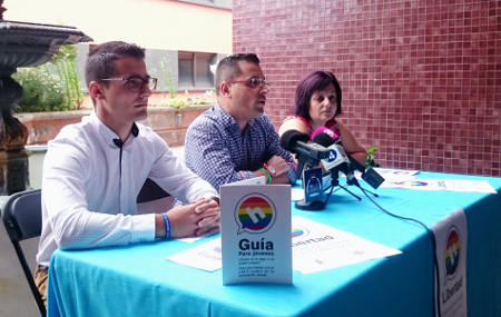 losrealejos Presentación guía jóvenes y familia sobre orientación sexual 2016
