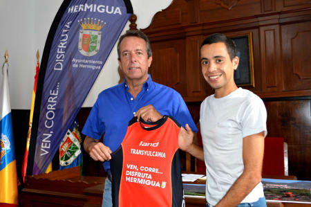 Hermigua reconocimiento a cristofer clemente 2016