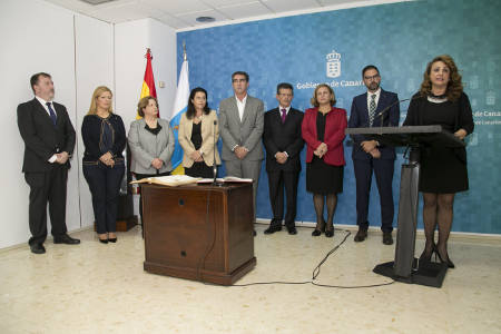 cristina valido y equipo bienestar social gobcan 2017