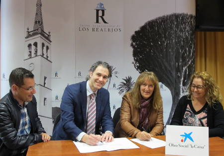 Los realejos Firma subvención La Caixa Cáritas Toscal Longuera 2017