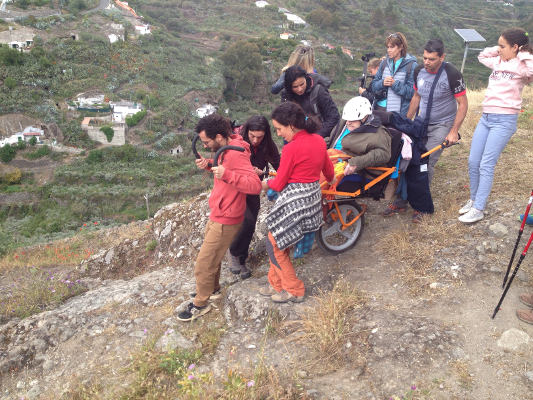 gcanaria Las dificultades del camino con los porteadores voluntarios 2018