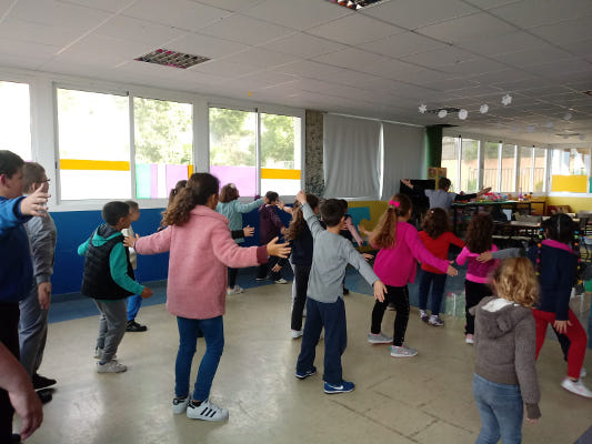 s juan rambla Clase de Zumba en la ludoteca 2019