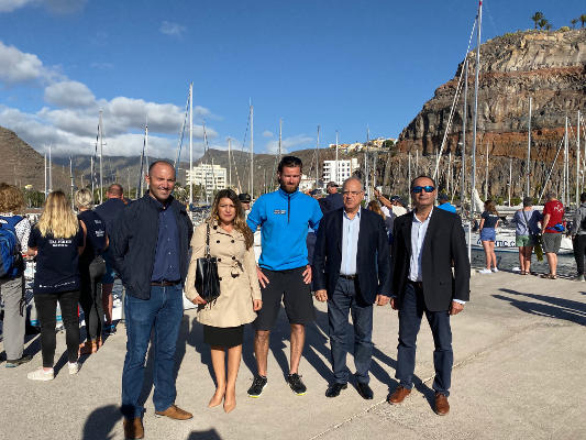 la gomera Autoridades en la salida de la regata 2019