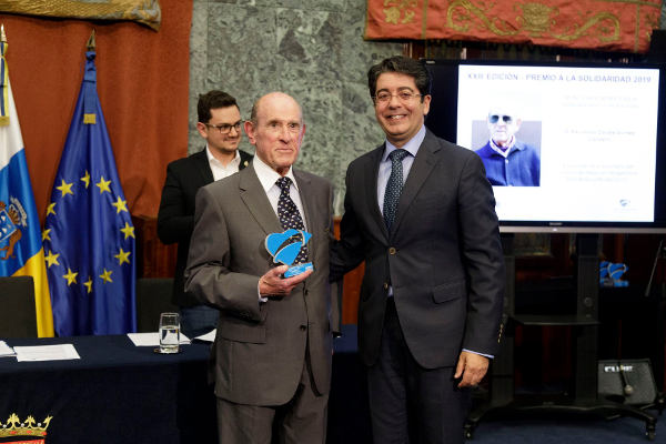 probosco D. Fernando Zárate premio solidaridad 2019