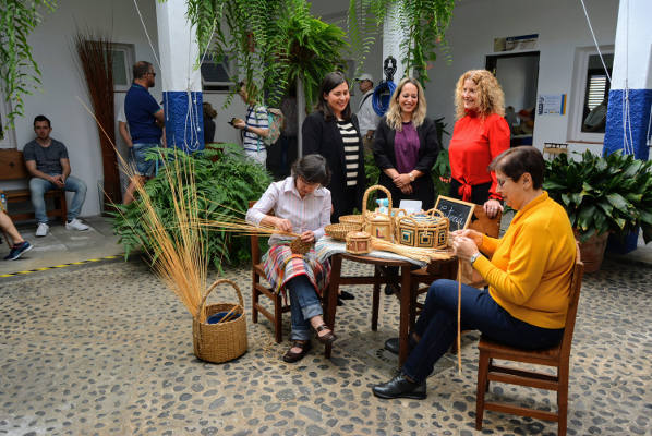 la palma Visita Turistas Escuela Insular de Artesanía 2020