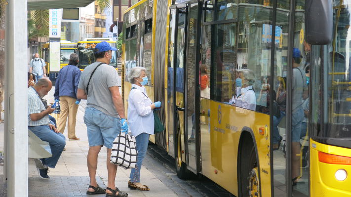 guaguas_Viajeros_mascarilla_2020 Guaguas Municipales implementa medidas de prevención y seguridad