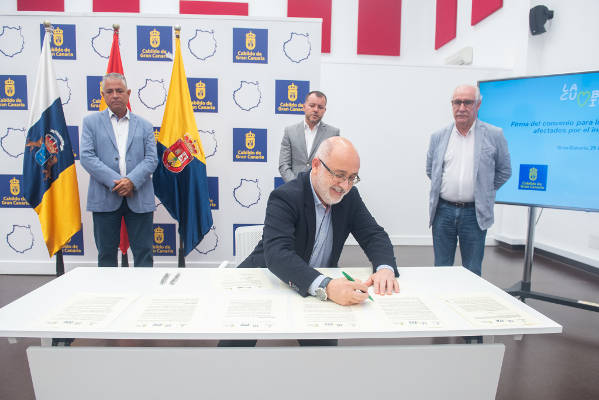 gcanaria_Antonio_Moralesafectados_incendio_tasaarte_2020 Agilizar la entrega de ayudas a los afectados por el incendio de Tasarte