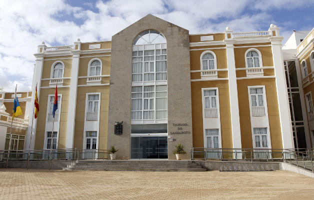 lanzarote_Fachada_Cabildo_2020 Tras activarse los protocolos sanitarios la Corporación es segura