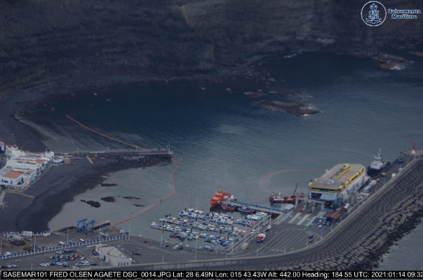gcanaria_gasoil_agaete_2021 El gasoil vertido en Agaete se reduce a láminas de tres litros