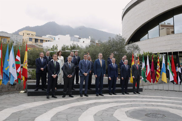 gobcan_foto_familia_presidentes_2022 Que el espíritu de unidad ante la erupción se reedite con Ucrania