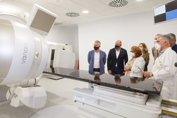 GOBCAN_SALTO_SANITARIO_ACELERADOR_LINEAL_2022 Salto sanitario por el acelerador lineal para tratamientos de oncología