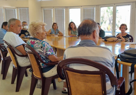 gobcan_mayores_Reunión_Centro_Isleta_2022 Los centros de día para personas mayores contarán con 600.000 euros
