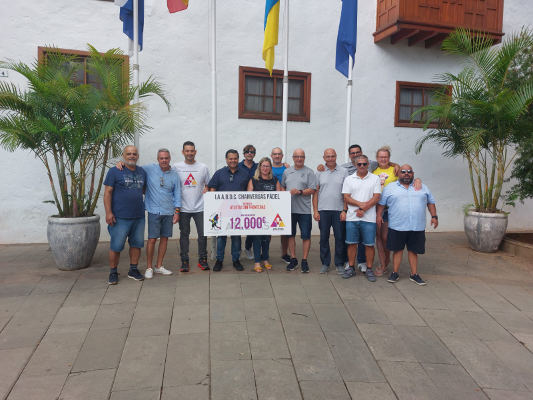 ATLETASSINFRONTERAS_ABDC_CHEQUE_12000_2022 ABDC Chanvergas entrega 12.000 euros a Atletas Sin Fronteras
