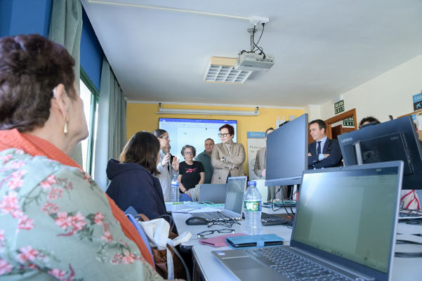 gobcan_Candelaria_Delgado_Digitalización_mayores_discapacidad_2025 Digitalización de centros de mayores y discapacidad
