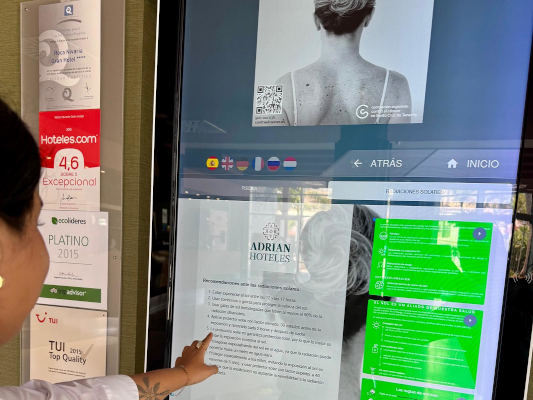 tenerife_CAMPAÑA_CÁNCER_PIEL_2025 El Cabildo y Ashotel previenen del Cáncer de Piel