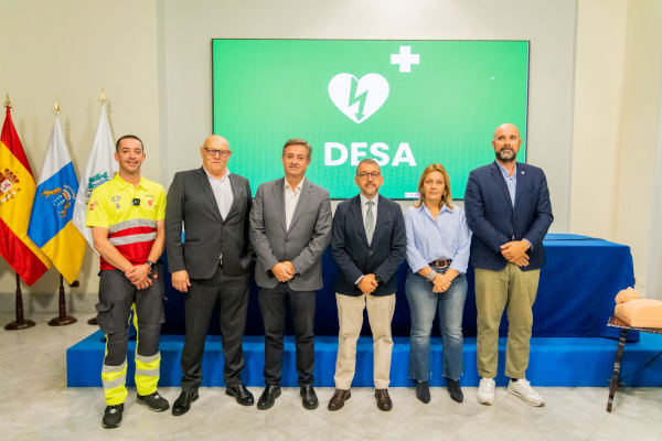 scgenerife_Formación_Desfibriladores_2026 Santa Cruz forma a más de 400 farmacéuticos para la red de desfibriladores